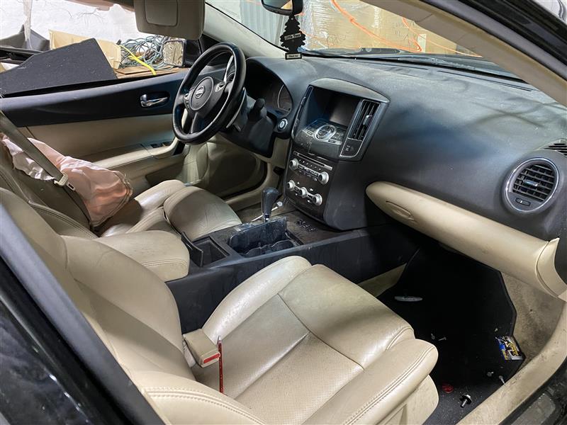 2012 Maxima parts car