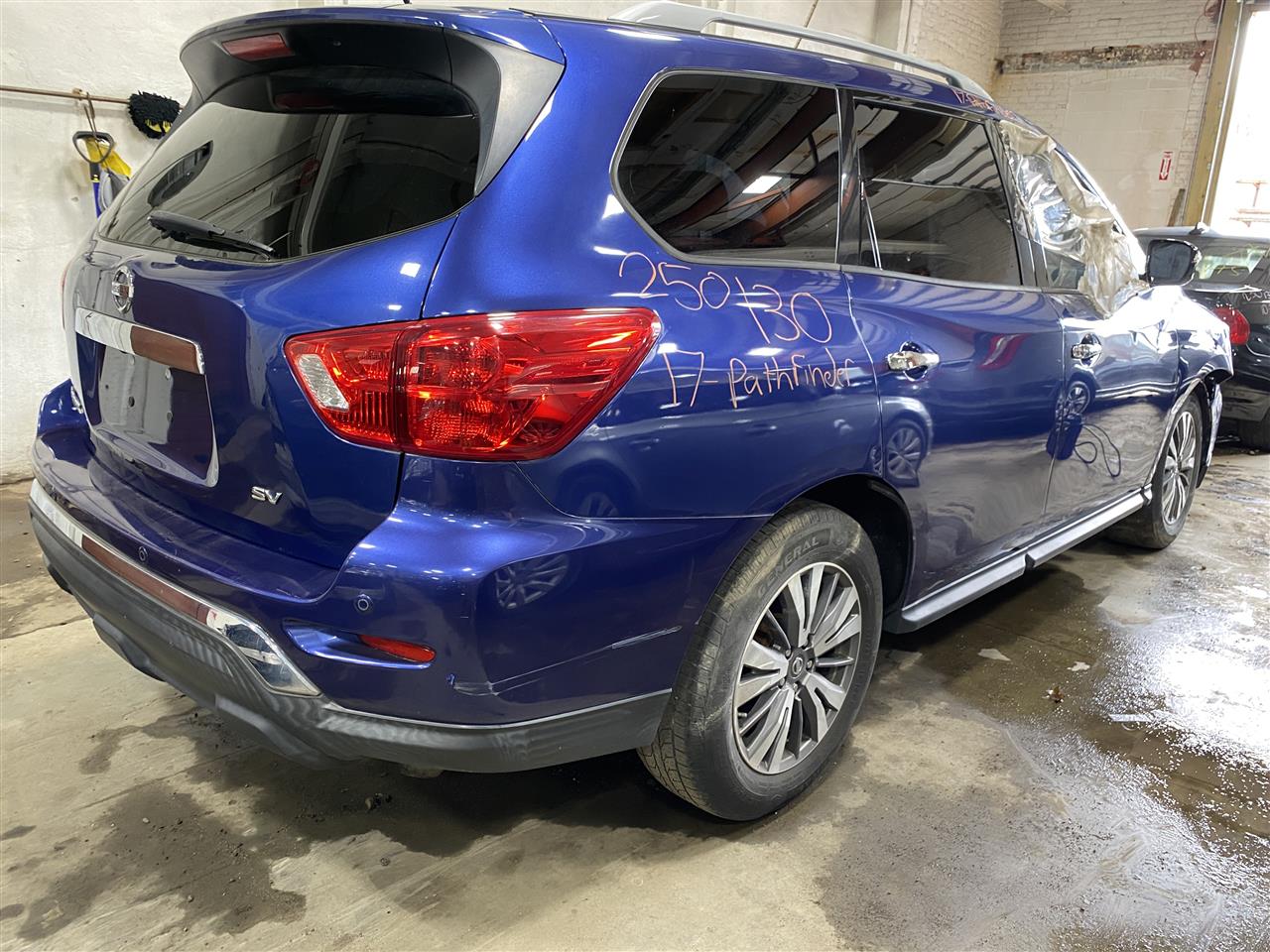 2017 Pathfinder parts car