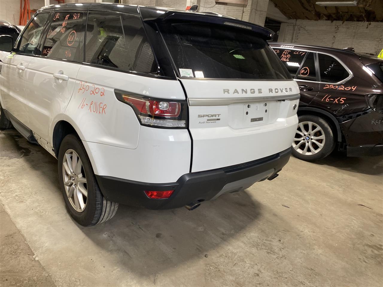 2016 Range Rover Sport parts car