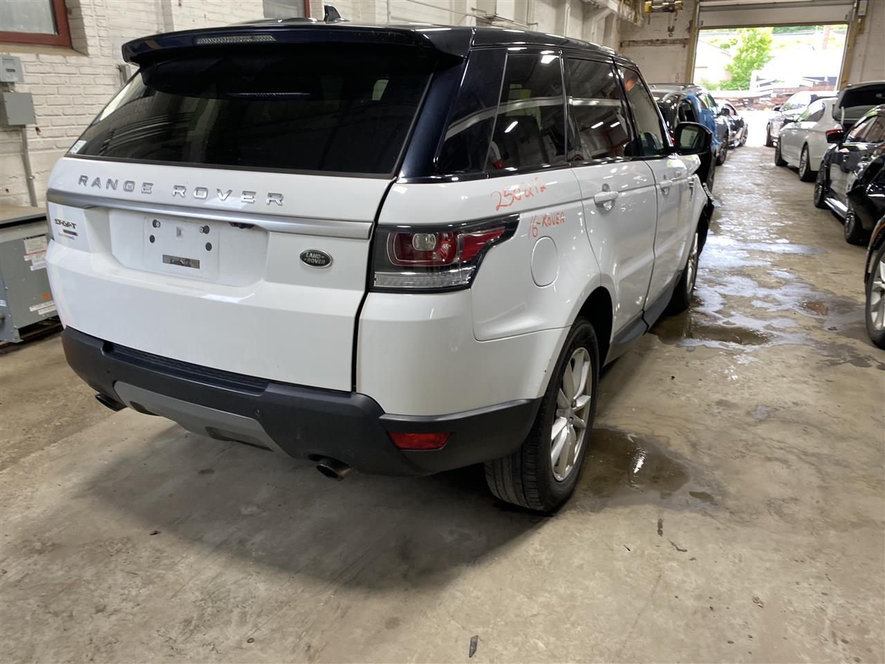 2016 Range Rover Sport parts car
