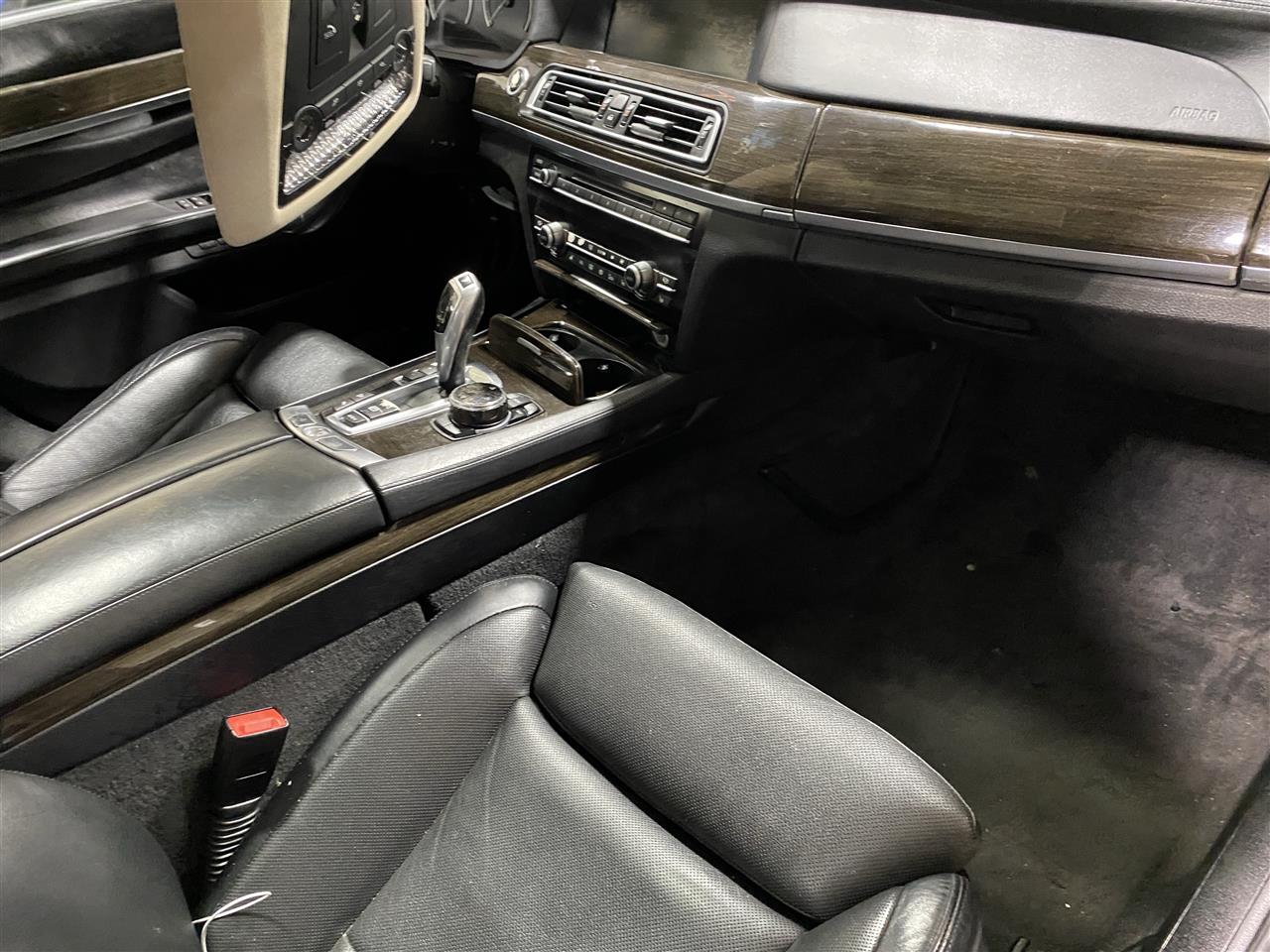 2010 750LI parts car