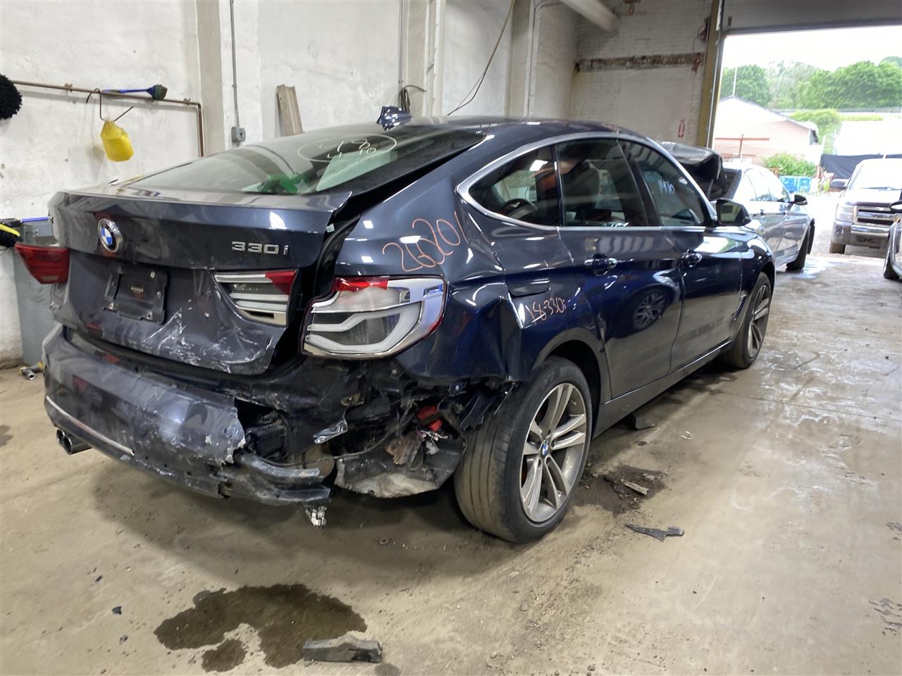 2018 330i parts car