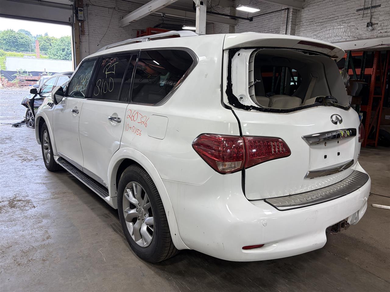 2011 QX56 parts car